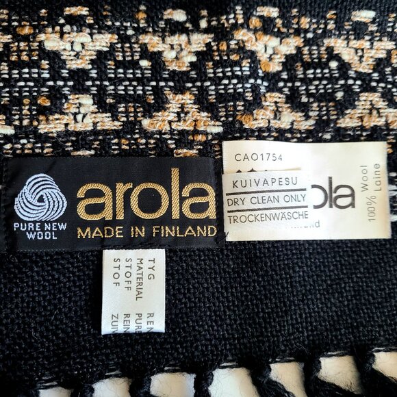 Vintage Arola triangle shape 100% wool black shawl. Made in Finland. - Picture 5 of 9